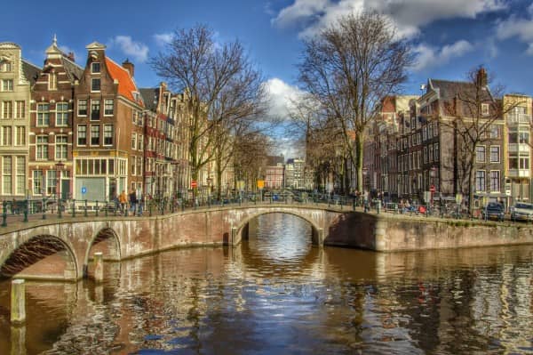amsterdam-683534_960_720